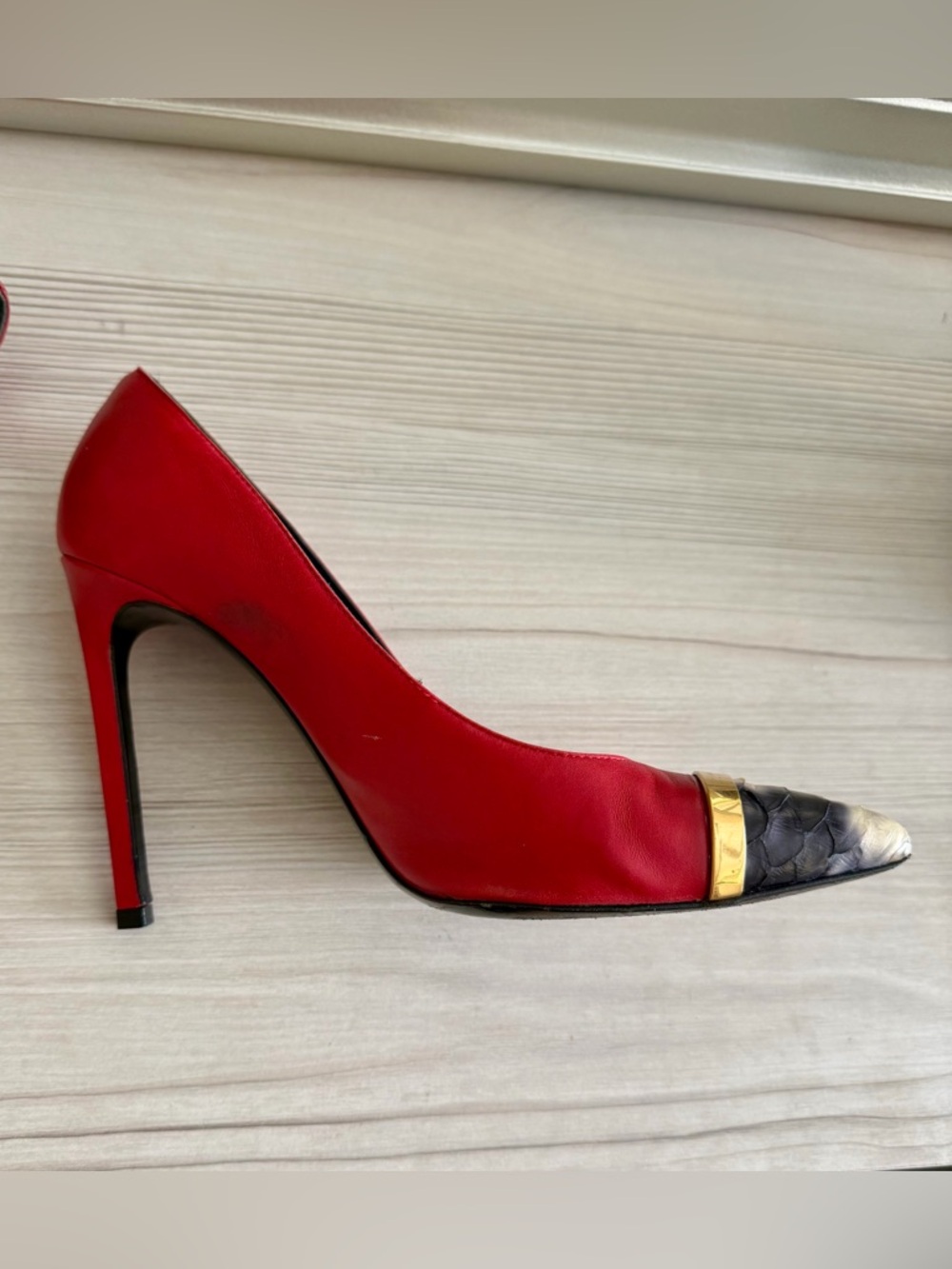 Saint Laurent Red Leather Pumps with Gold Accent and Cap-toe - Size 37 - Picture 9 of 9